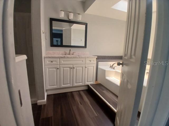 Image 20 of 33 For 839 Conreid Drive Ne