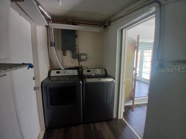 Image 25 of 33 For 839 Conreid Drive Ne