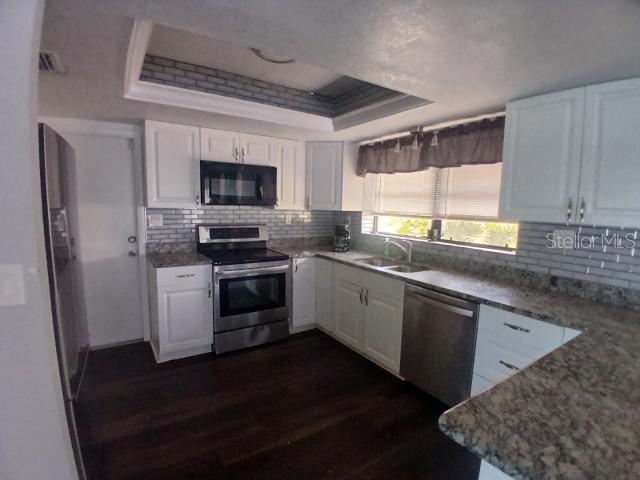 Image 5 of 33 For 839 Conreid Drive Ne