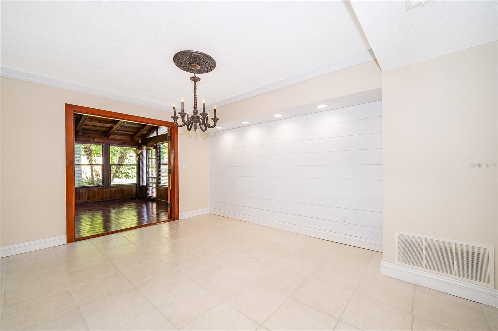 Image 12 of 36 For 821 Sheoah Circle