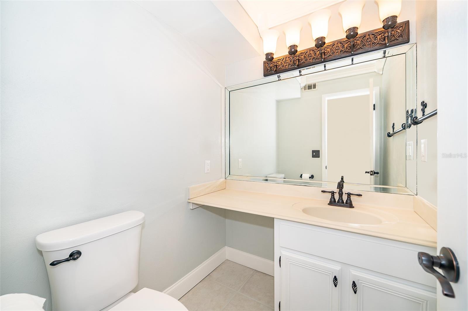 Image 17 of 36 For 821 Sheoah Circle