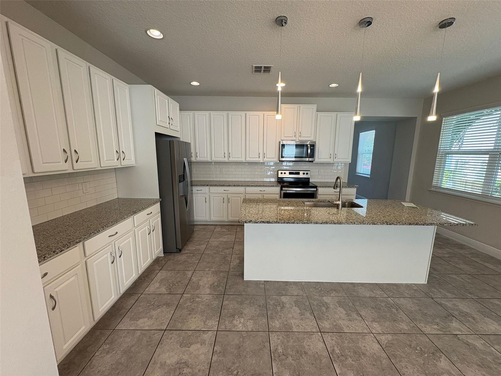 Image 12 of 47 For 15833 Marina Bay Dr