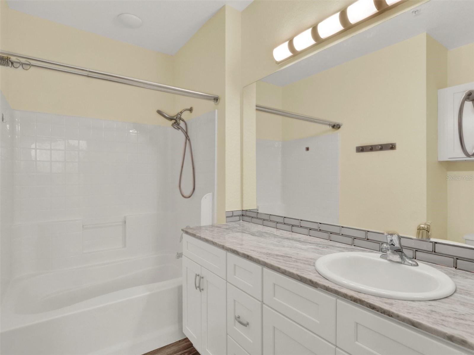 Image 14 of 32 For 860 Orange Avenue 118