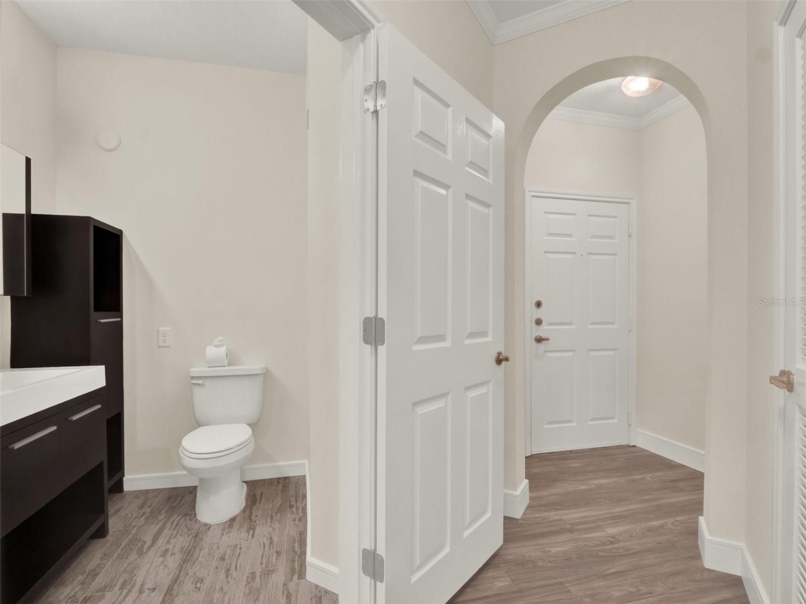 Image 16 of 32 For 860 Orange Avenue 118