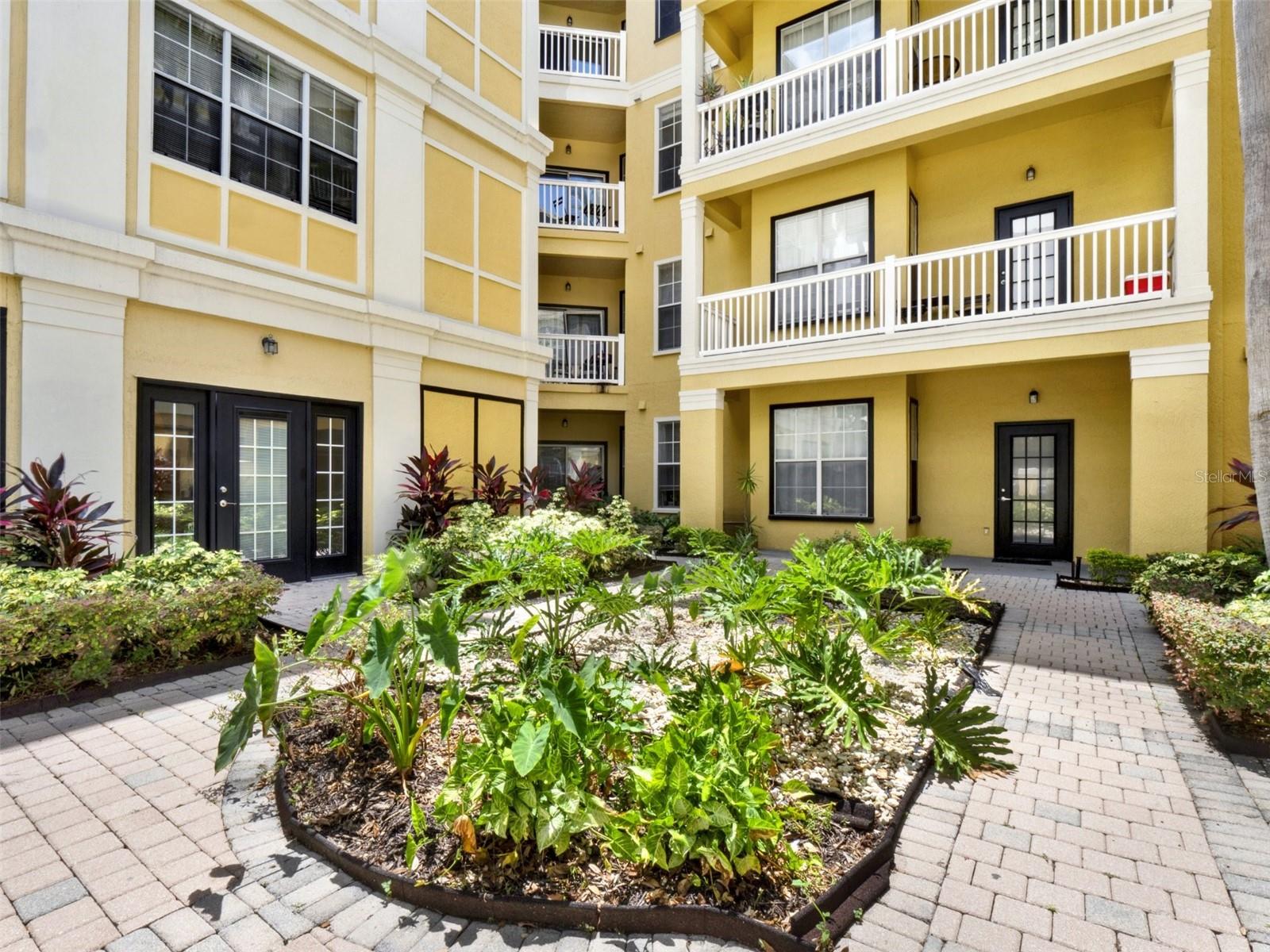 Image 5 of 32 For 860 Orange Avenue 118