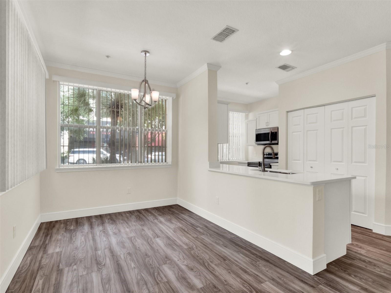 Image 9 of 32 For 860 Orange Avenue 118