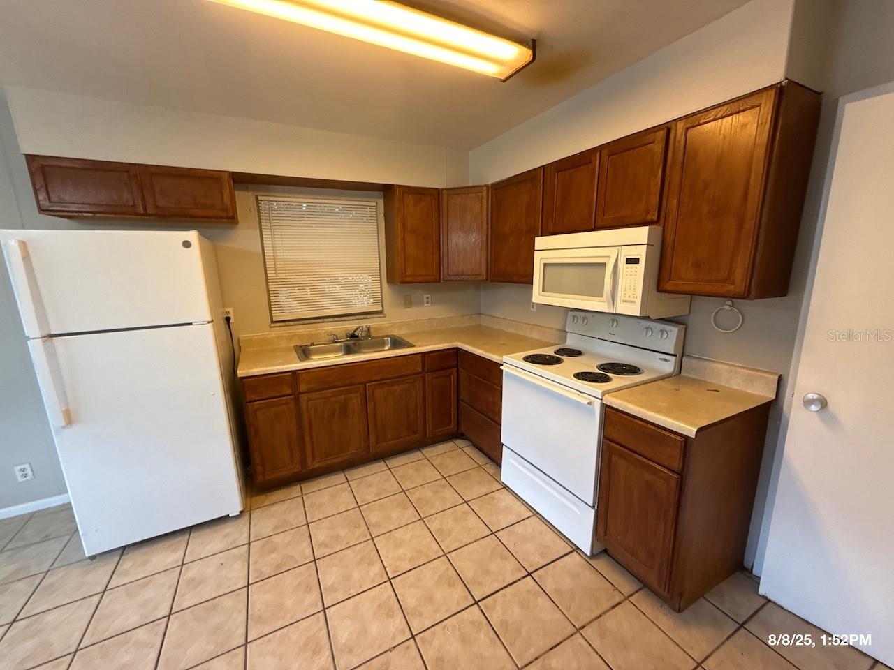 Image 6 of 14 For 4058 Minoso Street