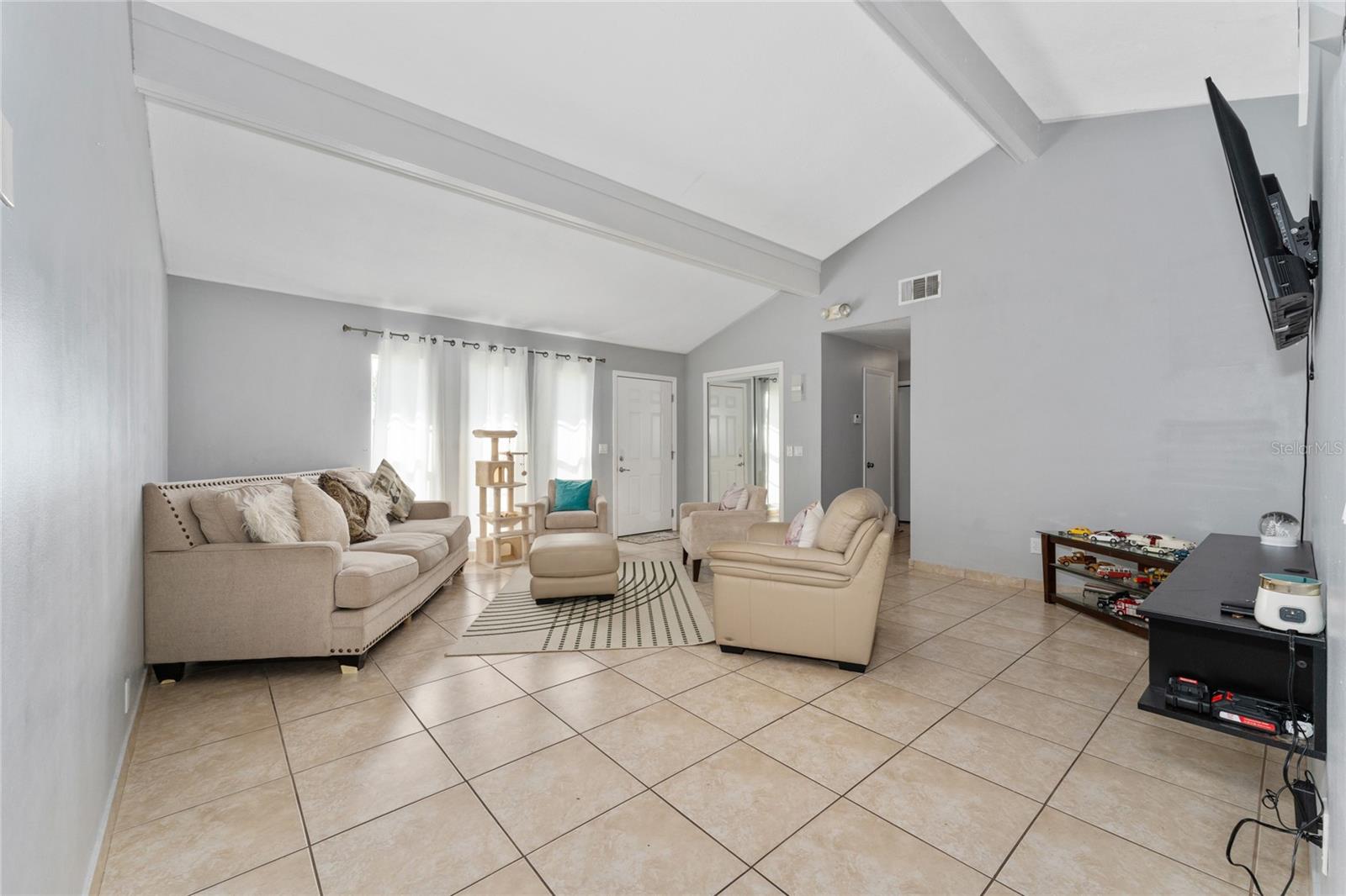 Image 11 of 27 For 126 Alderwood Drive
