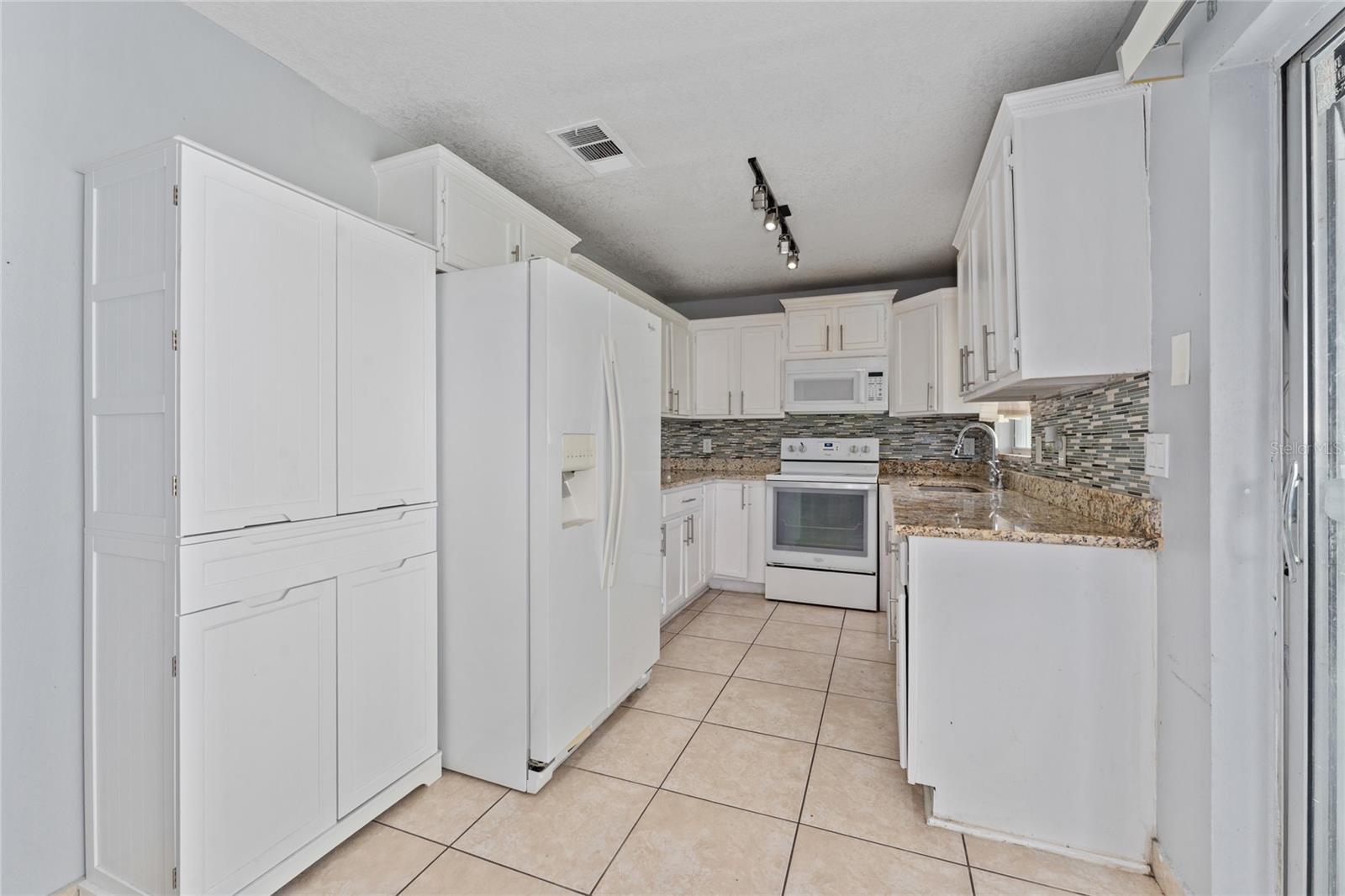 Image 20 of 27 For 126 Alderwood Drive