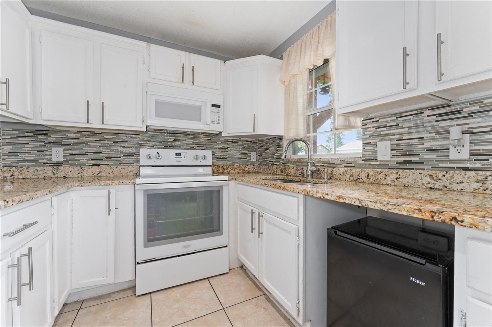 Image 21 of 27 For 126 Alderwood Drive