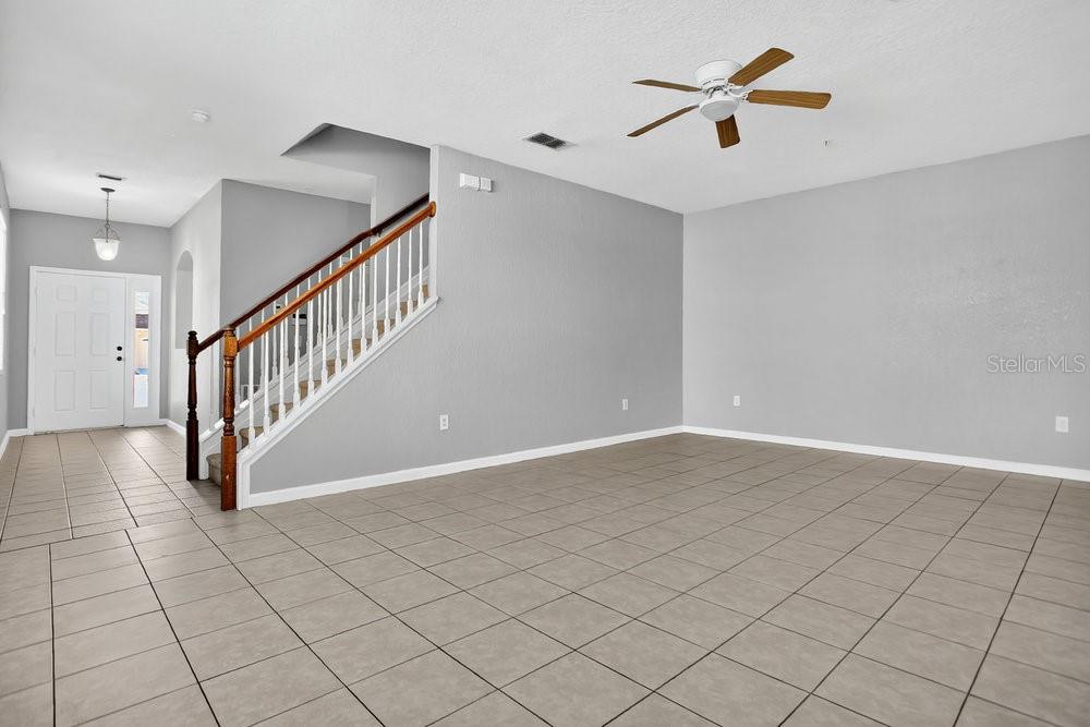 Image 2 of 39 For 3038 Ashland Lane S