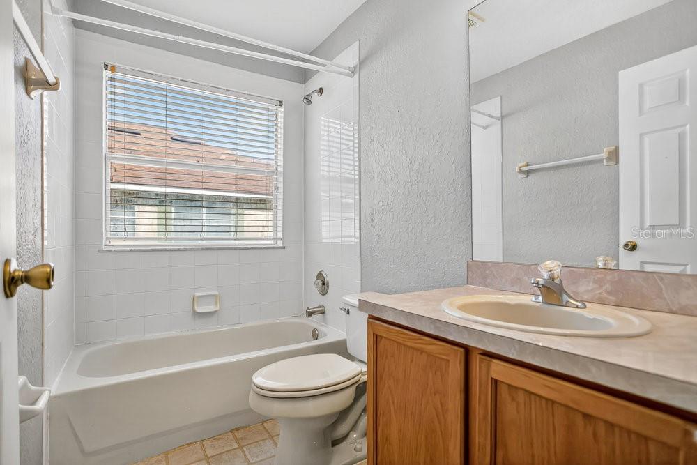 Image 20 of 39 For 3038 Ashland Lane S