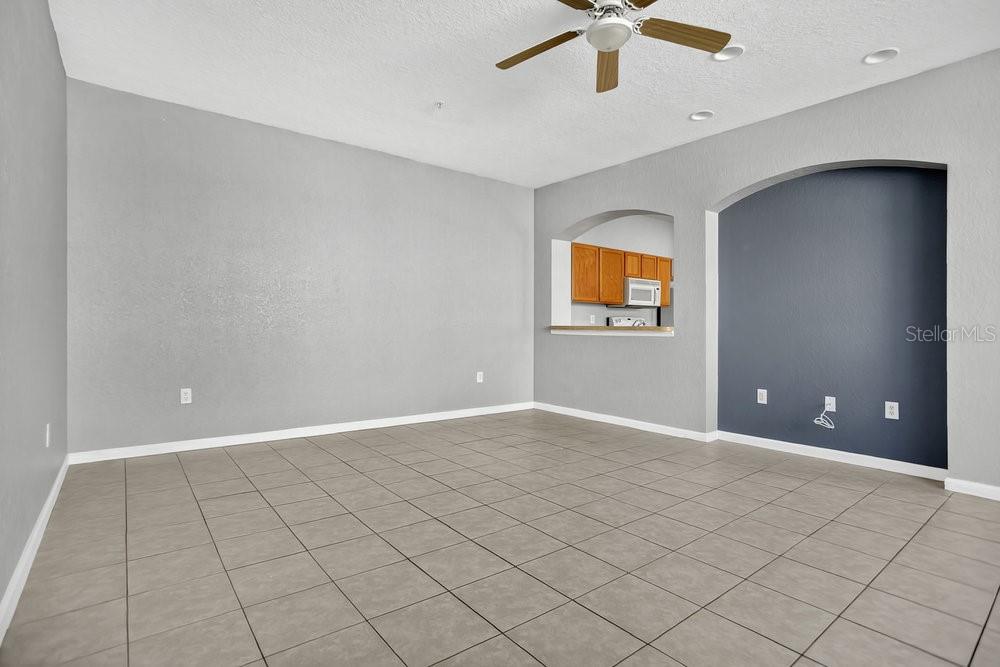 Image 3 of 39 For 3038 Ashland Lane S