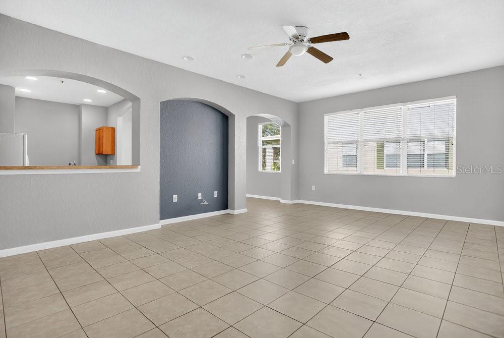 Image 4 of 39 For 3038 Ashland Lane S