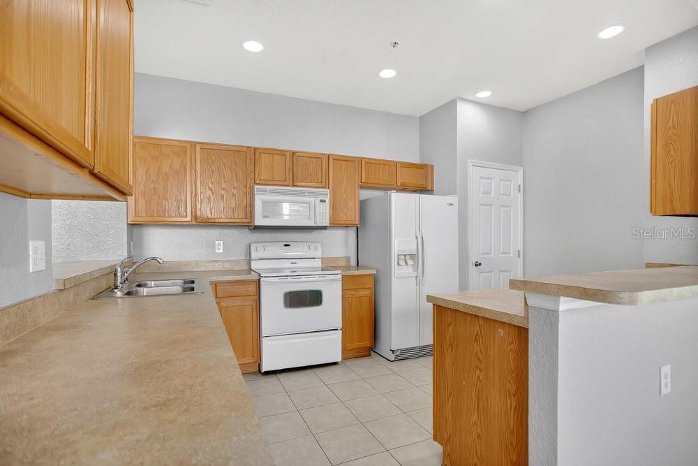 Image 7 of 39 For 3038 Ashland Lane S