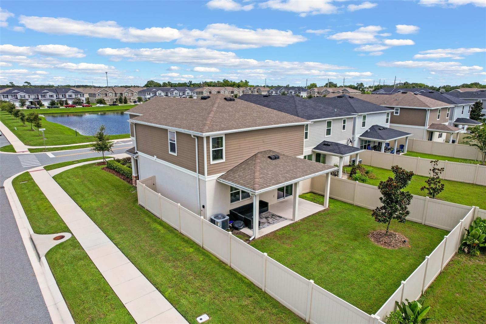 Image 21 of 24 For 2312 Estero Lane