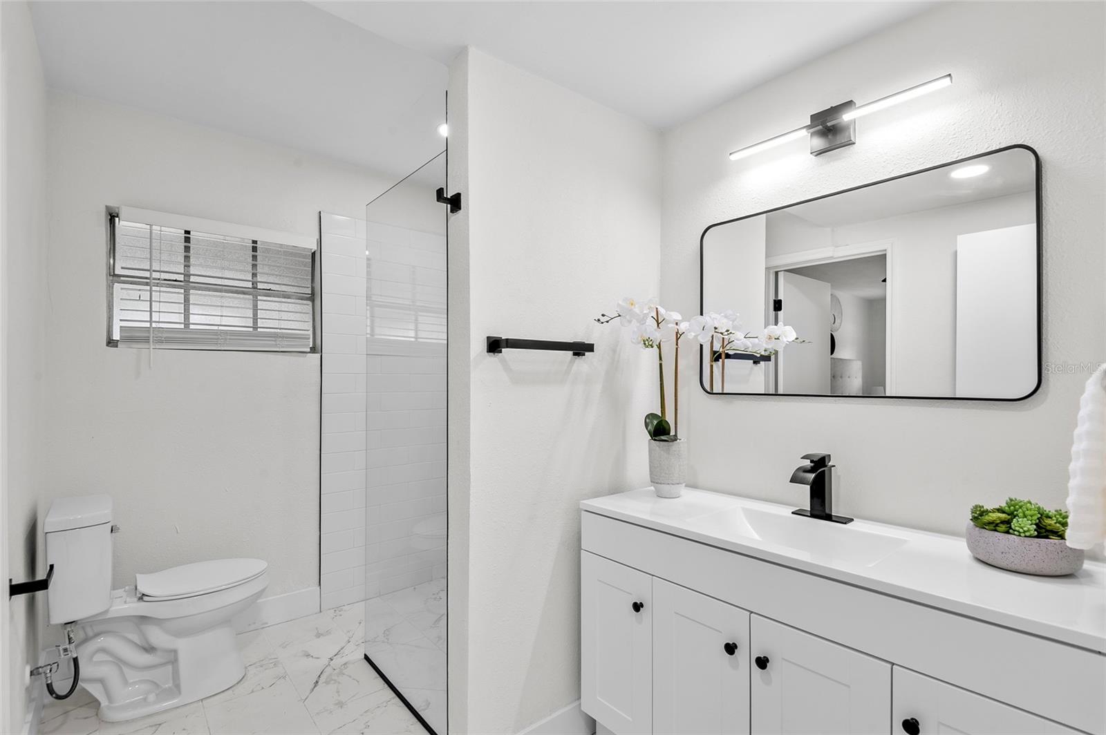 Image 17 of 23 For 1108 Oak Drive