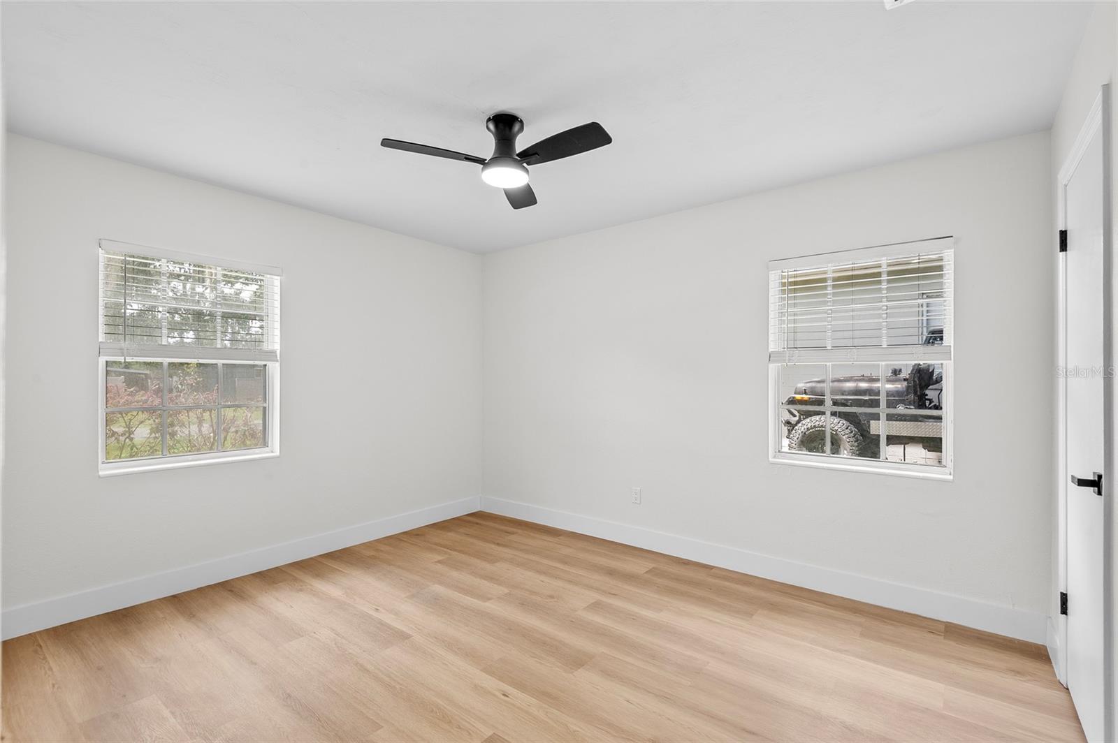 Image 18 of 23 For 1108 Oak Drive