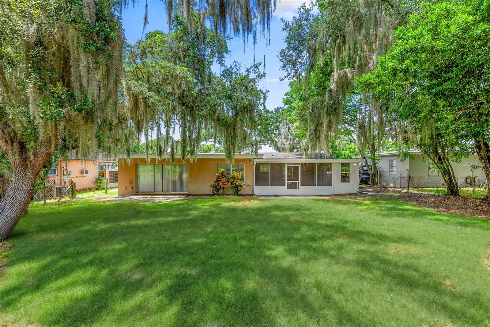 Image 23 of 23 For 1108 Oak Drive