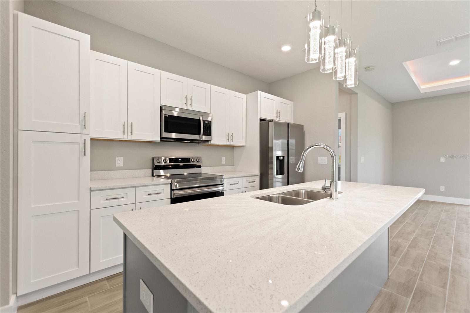 Image 15 of 33 For 643 James Court