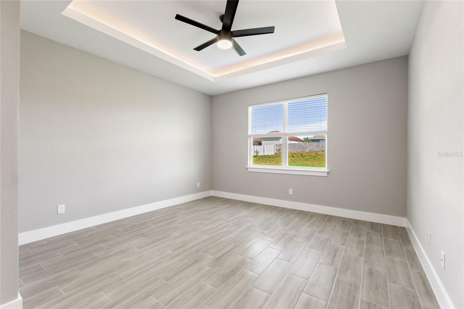 Image 25 of 33 For 643 James Court