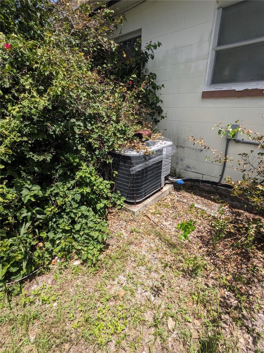 Image 4 of 5 For 6513 Oleander Drive