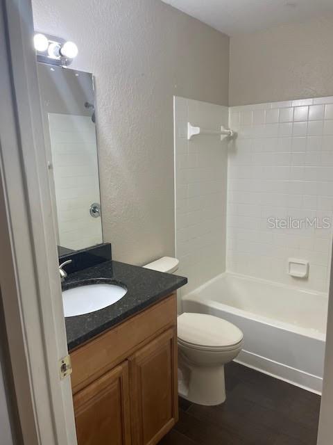 Image 7 of 13 For 638 Kenwick Circle 202