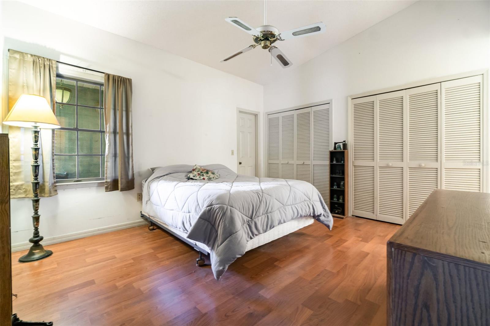 Image 16 of 29 For 4207 Hamilton Court