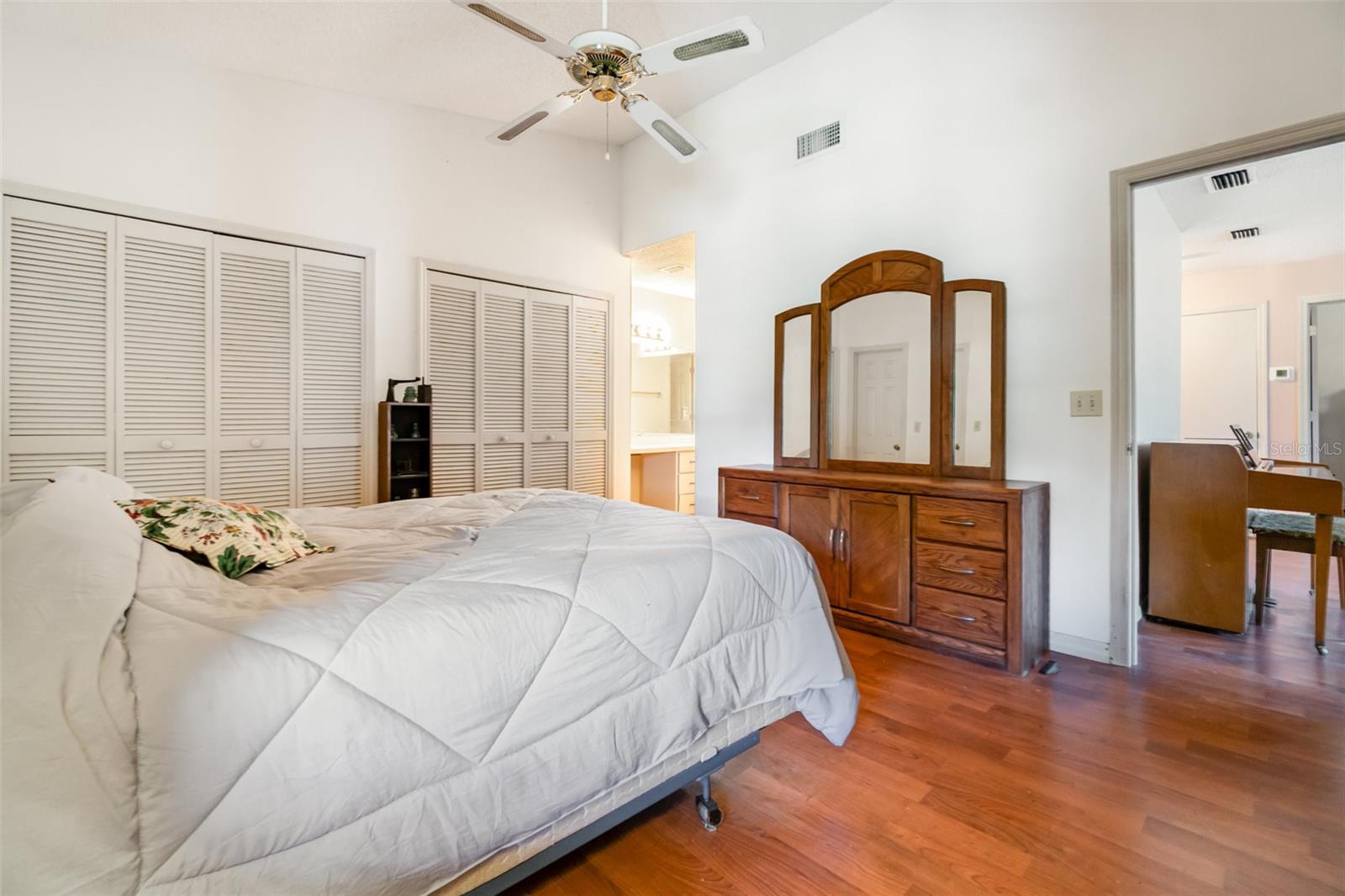 Image 17 of 29 For 4207 Hamilton Court