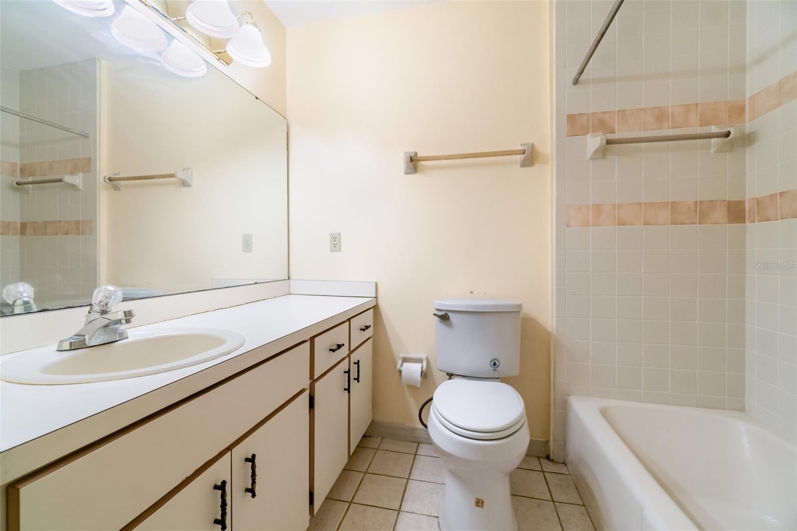 Image 23 of 29 For 4207 Hamilton Court
