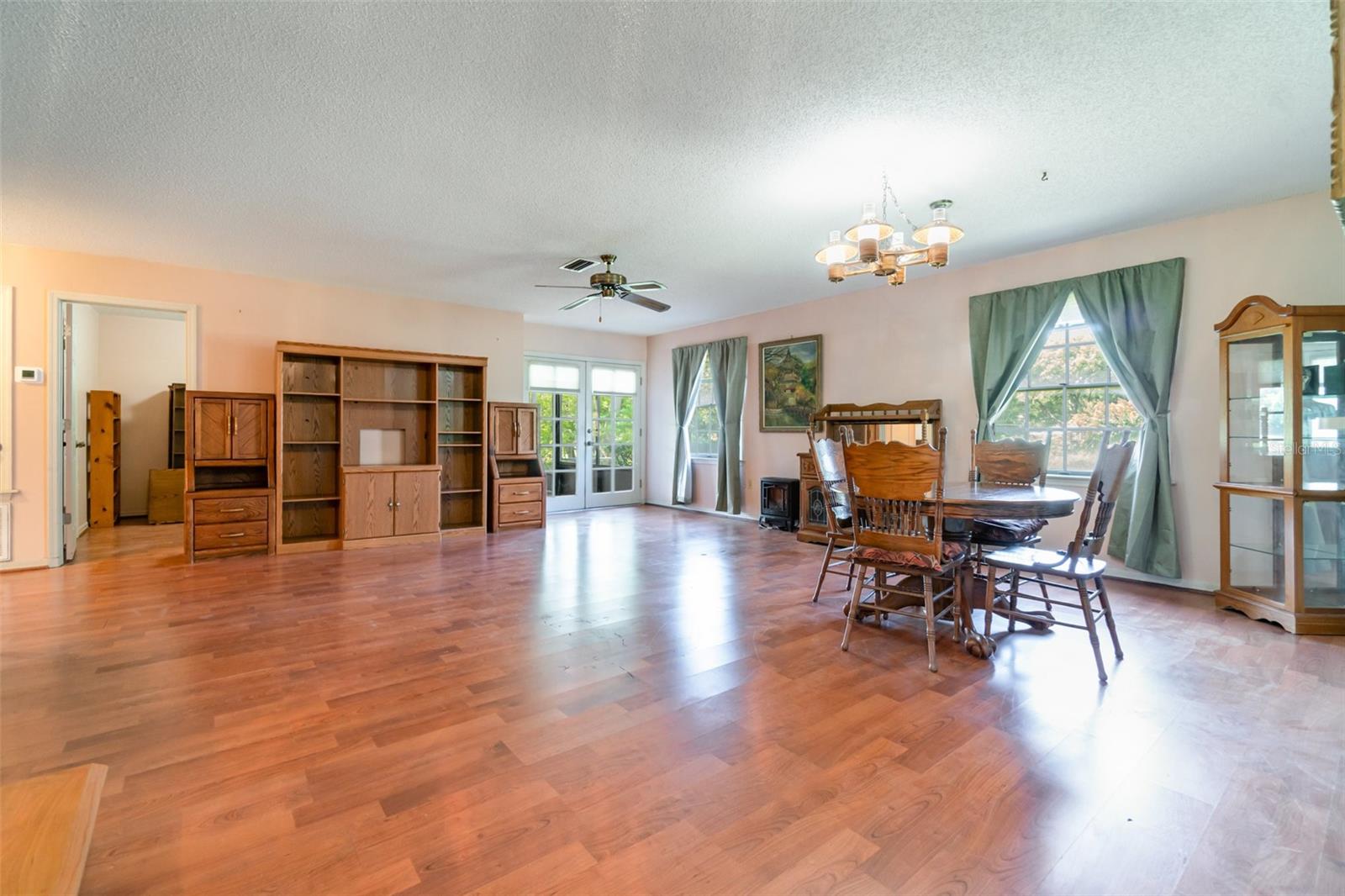 Image 6 of 29 For 4207 Hamilton Court
