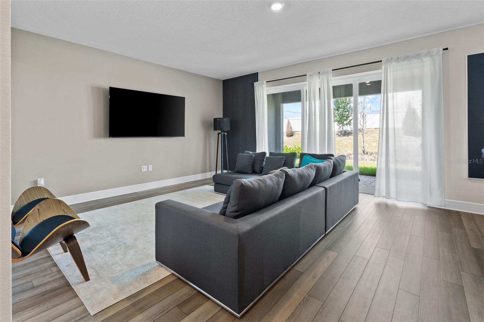 Image 14 of 51 For 15203 Willow Ridge Drive
