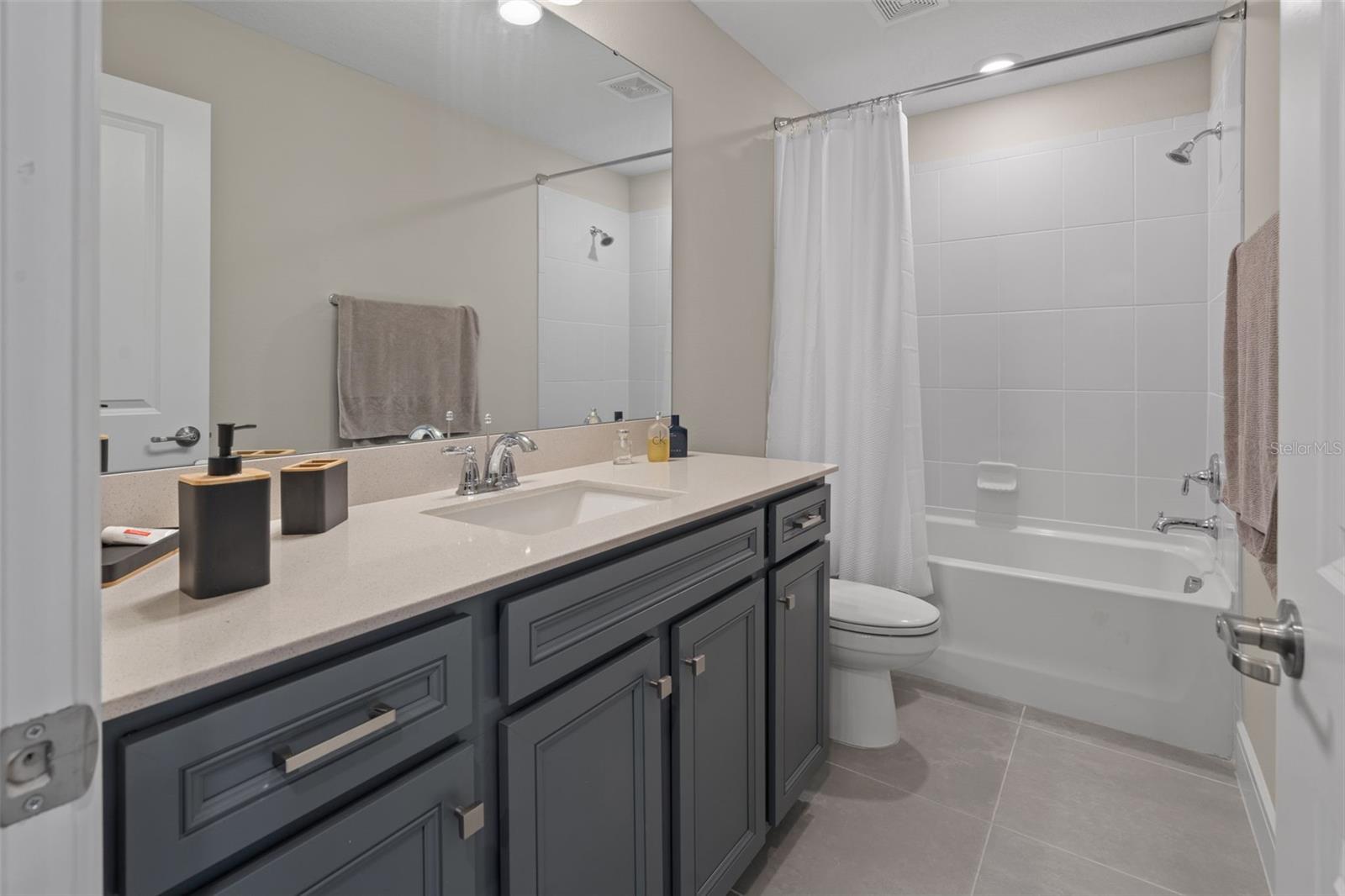 Image 32 of 51 For 15203 Willow Ridge Drive