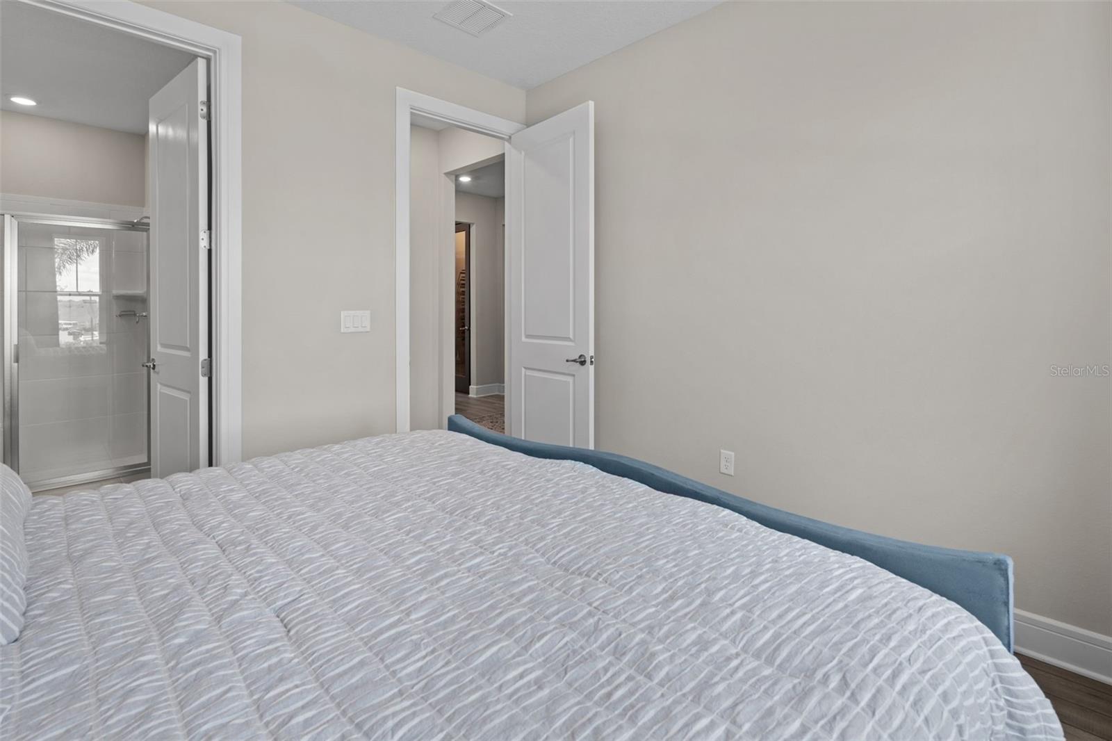 Image 5 of 51 For 15203 Willow Ridge Drive