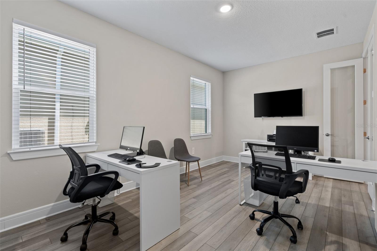 Image 8 of 51 For 15203 Willow Ridge Drive