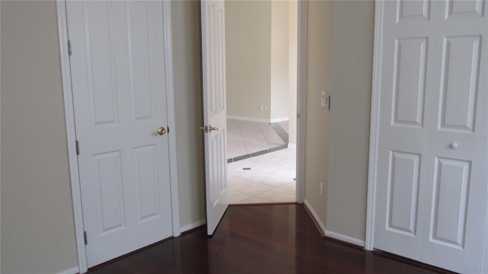 Image 14 of 20 For 8807 Oak Landings Court