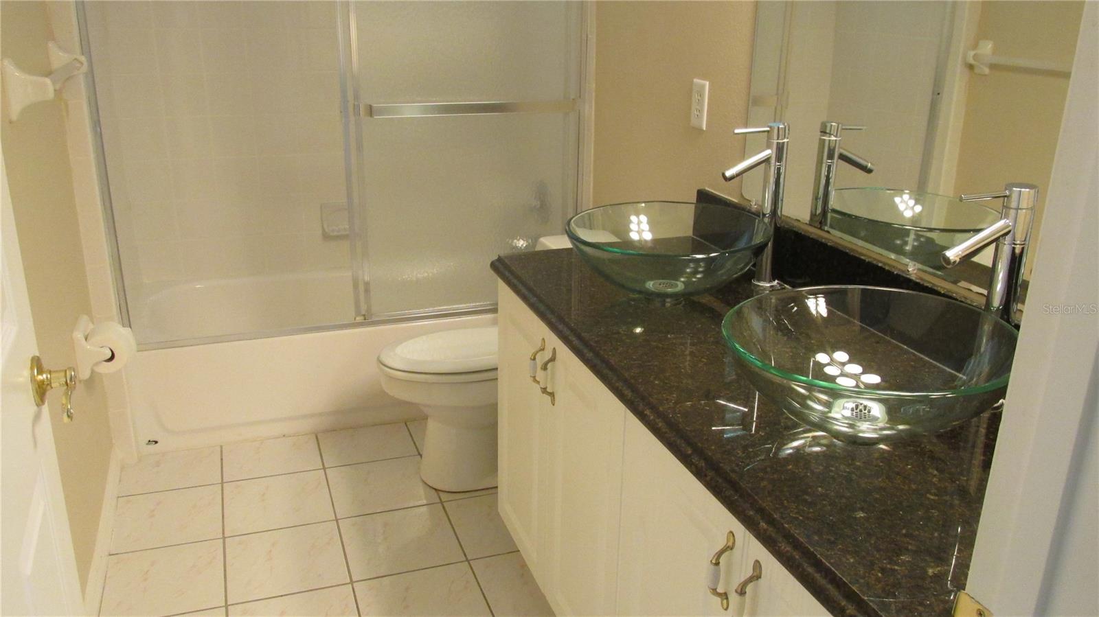 Image 18 of 20 For 8807 Oak Landings Court