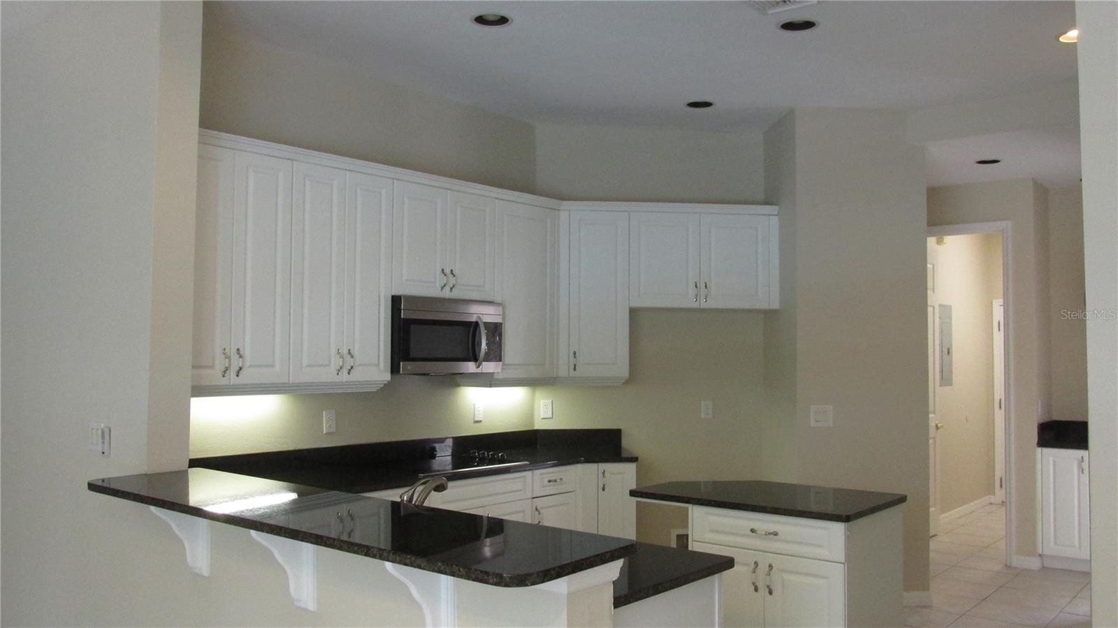 Image 5 of 20 For 8807 Oak Landings Court