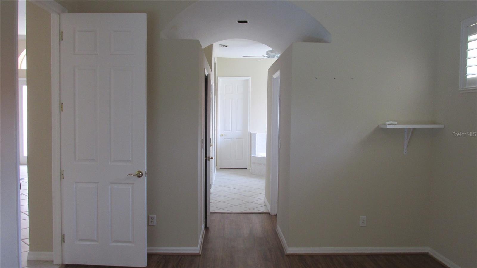 Image 8 of 20 For 8807 Oak Landings Court