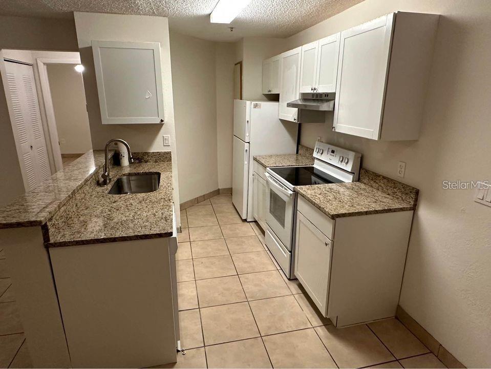Image 10 of 16 For 976 Leeward Place 103