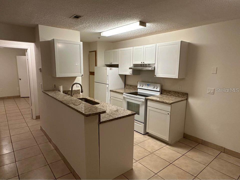 Image 9 of 16 For 976 Leeward Place 103