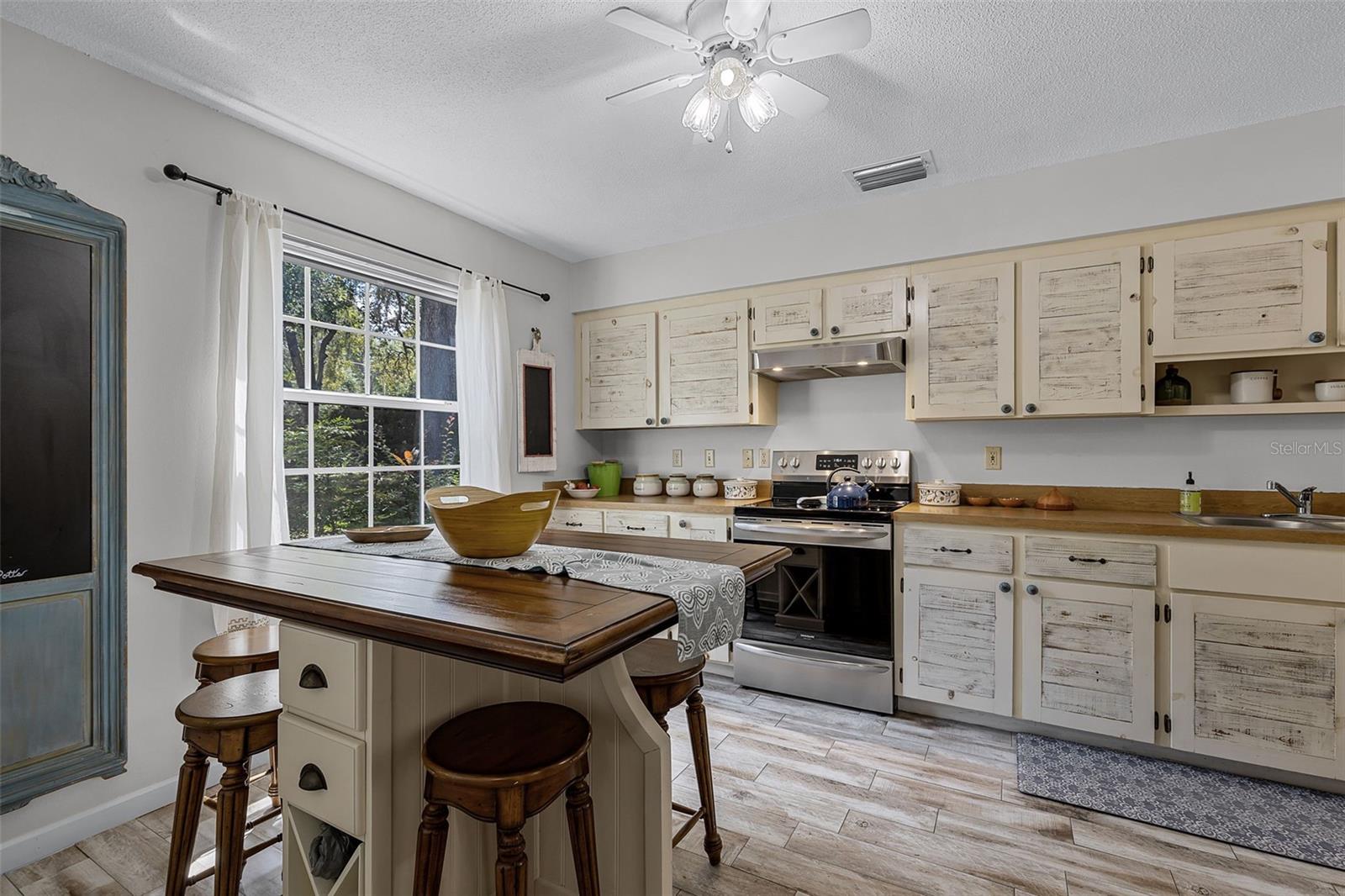 Image 15 of 45 For 36338 Spring Lake Boulevard