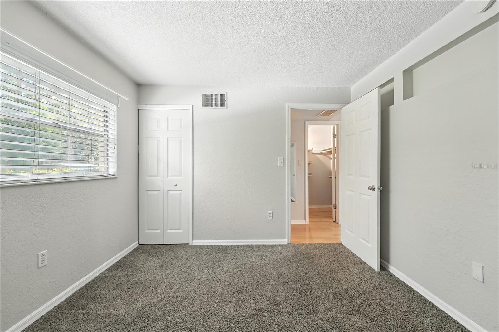Image 18 of 31 For 1531 Catherine Street 34