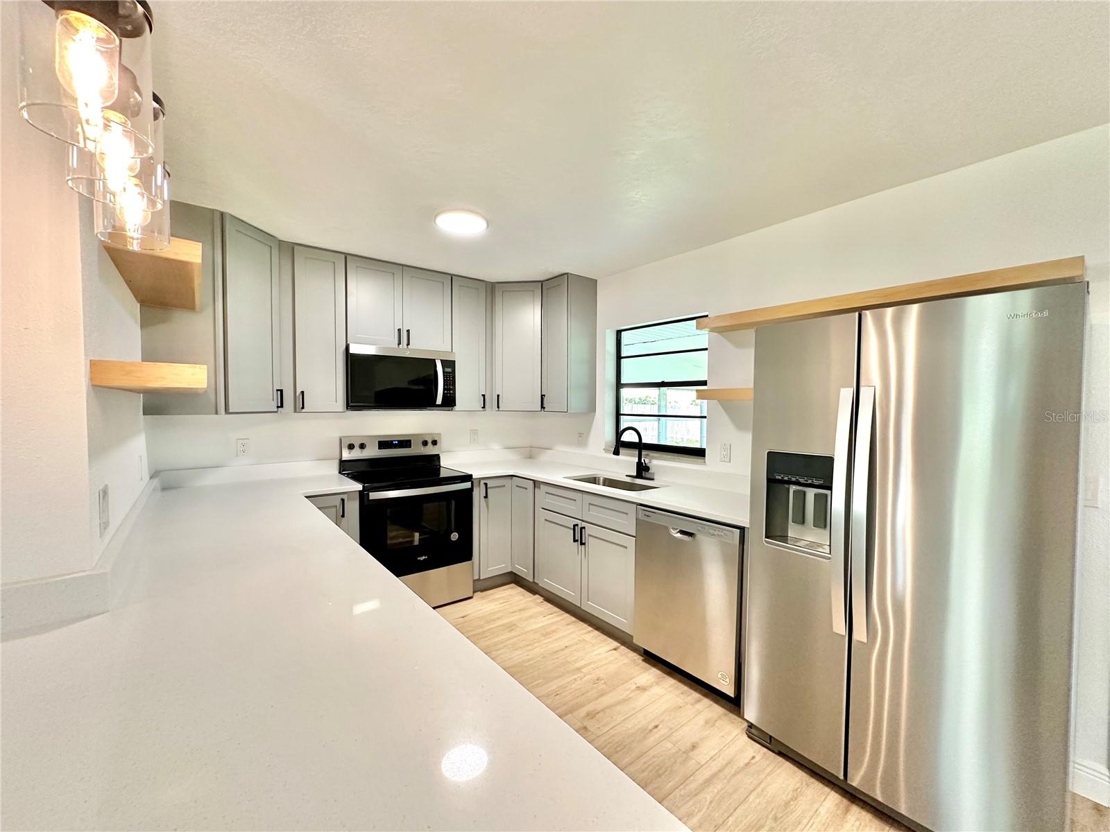 Image 6 of 25 For 2517 Royal Palm Drive
