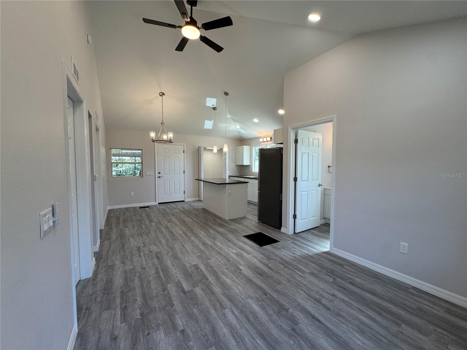Image 14 of 34 For 513 Orange Street
