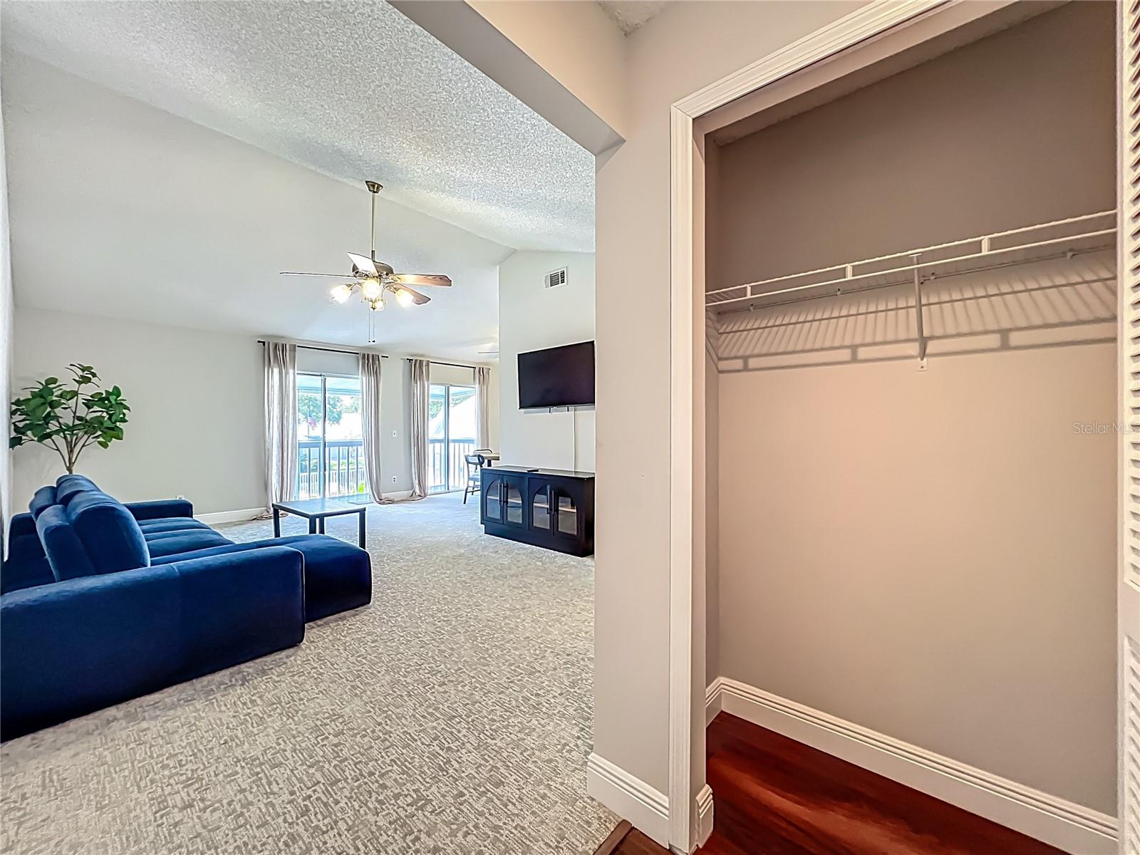 Image 11 of 53 For 5300 White Cliff Lane 1103