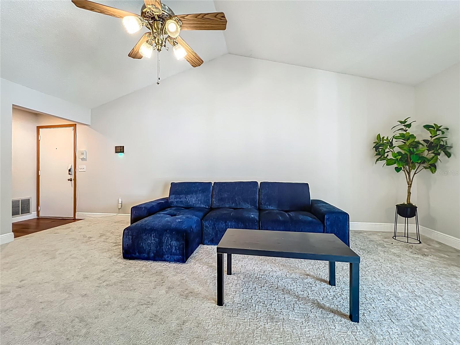 Image 14 of 53 For 5300 White Cliff Lane 1103