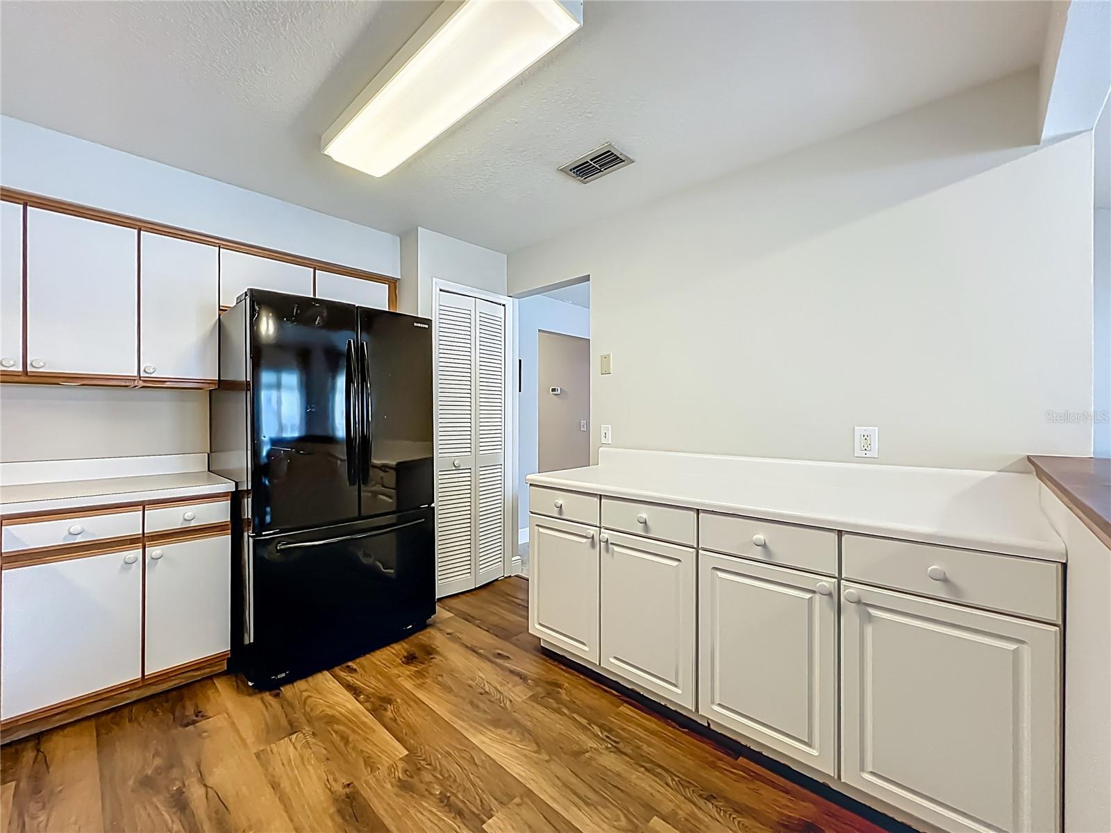 Image 23 of 53 For 5300 White Cliff Lane 1103