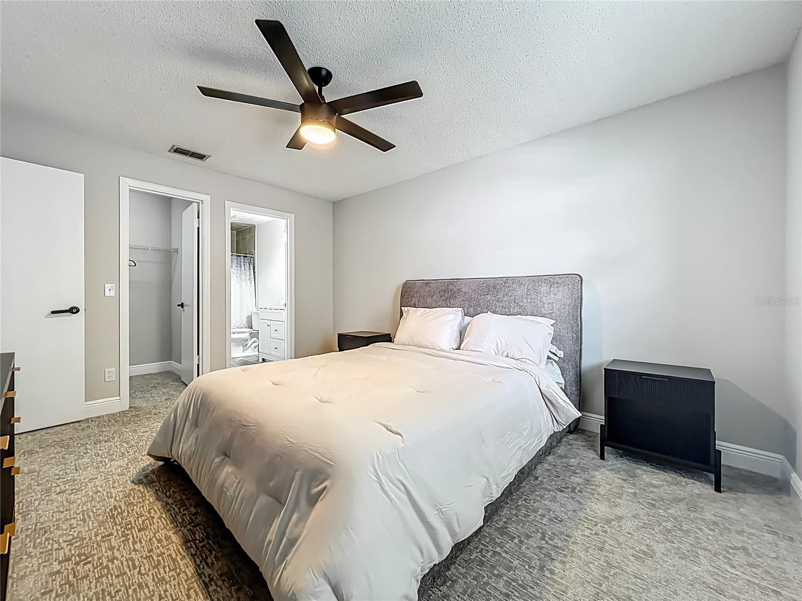 Image 36 of 53 For 5300 White Cliff Lane 1103