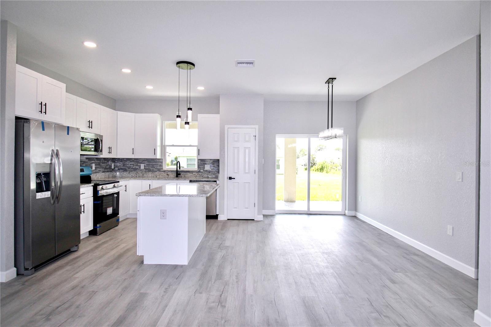 Image 13 of 40 For 4631 Mignon Drive